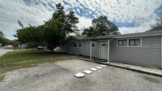 9610 N WILLOW AVE, TAMPA, FL 33612, photo 1 of 21