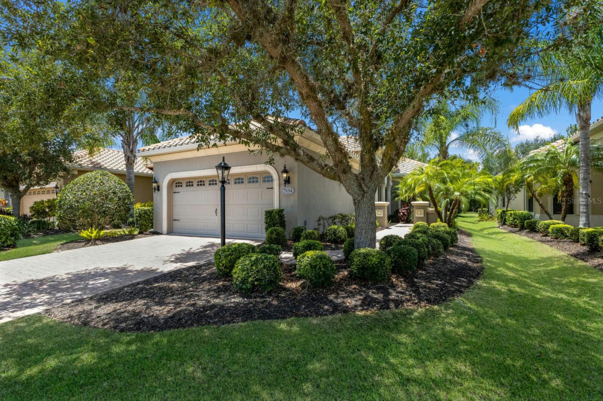 7134 WESTHILL CT, LAKEWOOD RANCH, FL 34202, photo 1 of 43