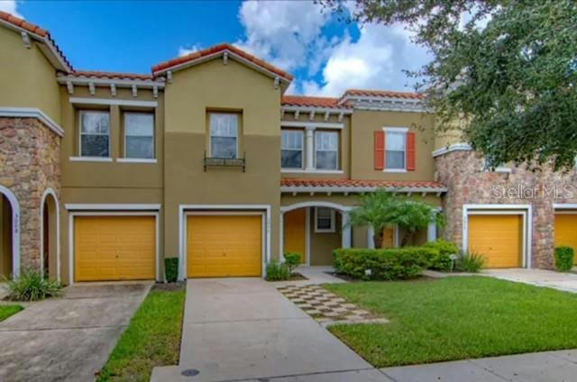 3070 SEAVIEW CASTLE DR, KISSIMMEE, FL 34746, photo 1 of 39