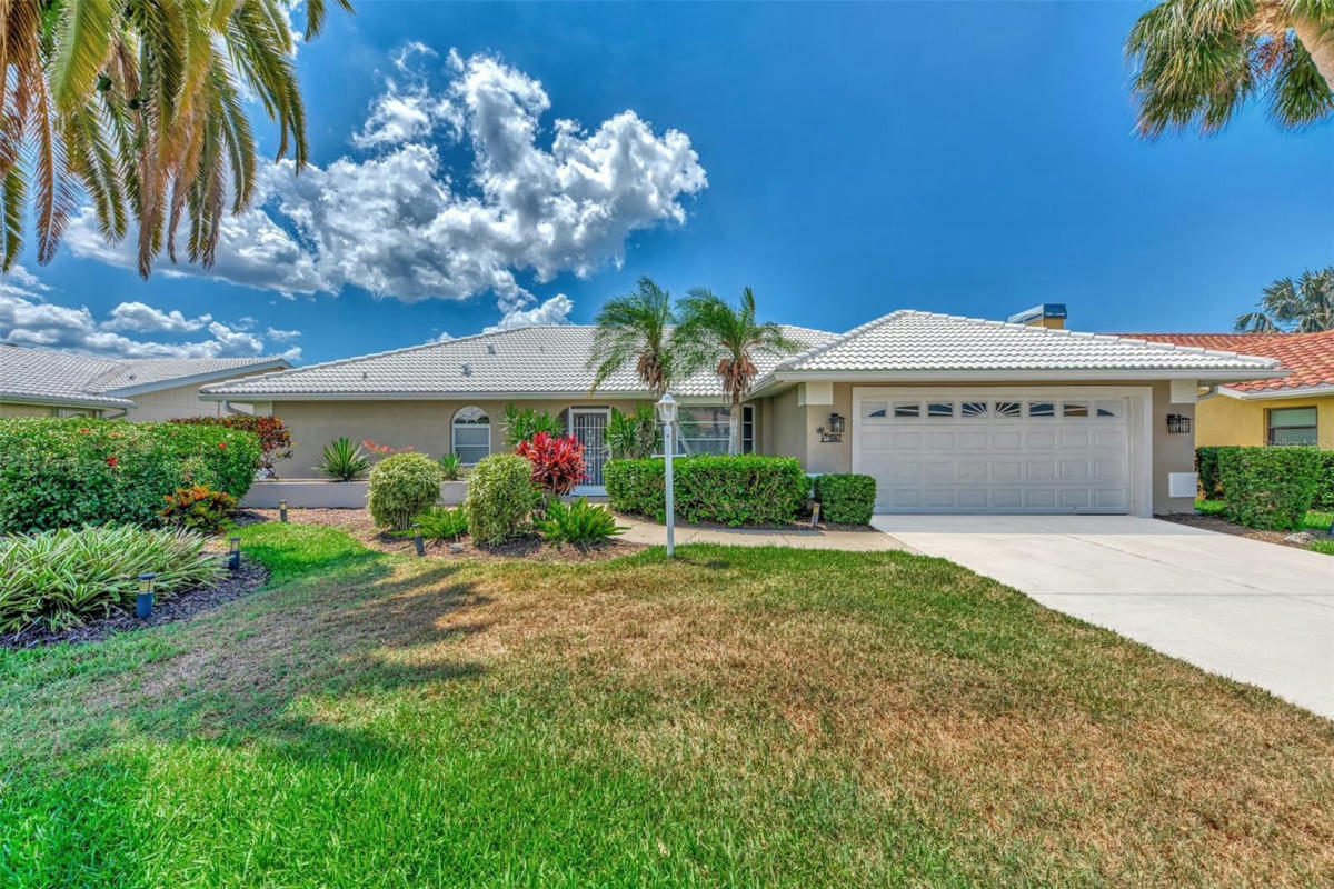 1567 WATERFORD DR, VENICE, FL 34292, photo 1 of 51