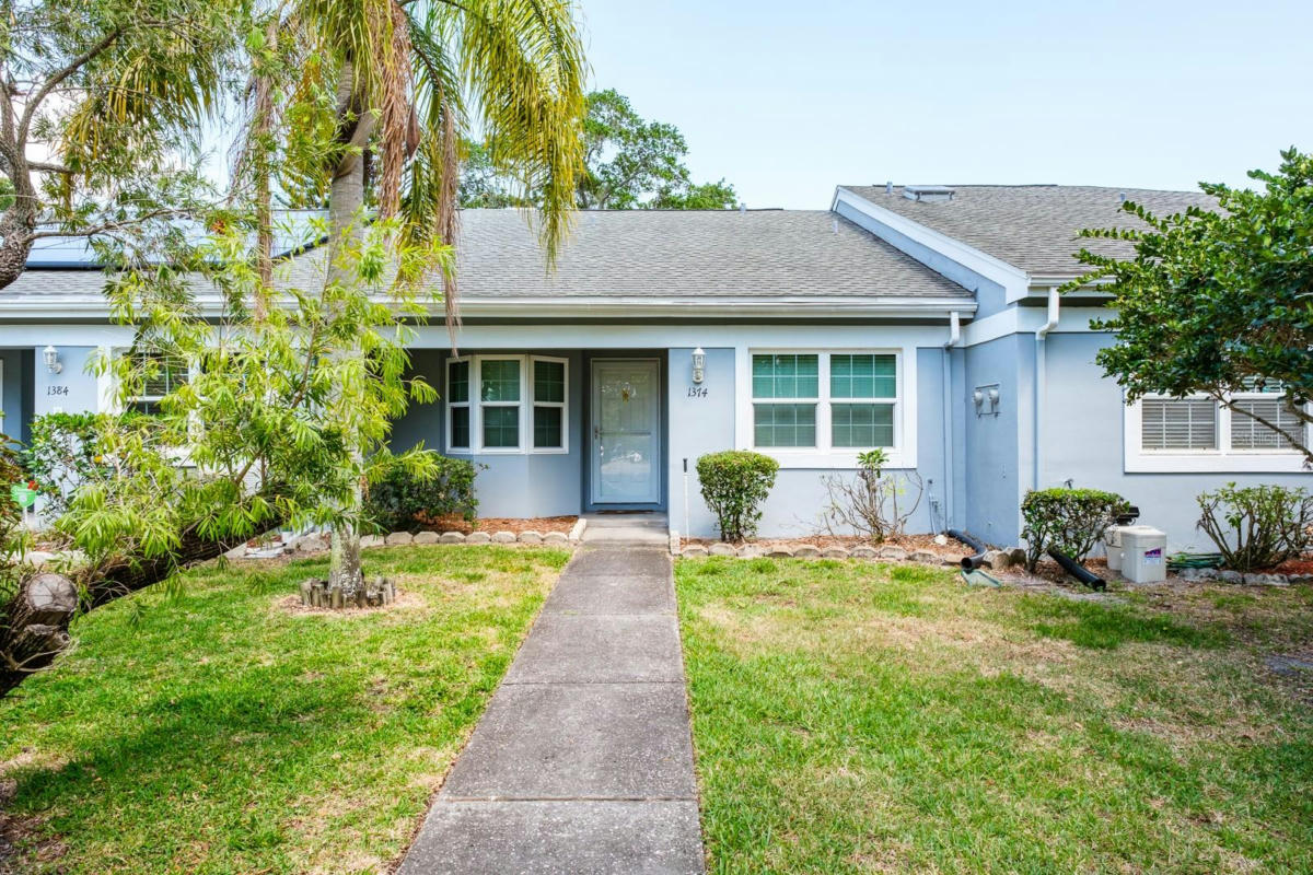 1374 WICKFORD ST, SAFETY HARBOR, FL 34695, photo 1 of 43