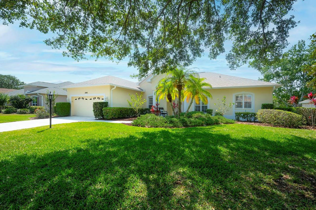 12104 CLUBHOUSE DR, LAKEWOOD RANCH, FL 34202, photo 1 of 38