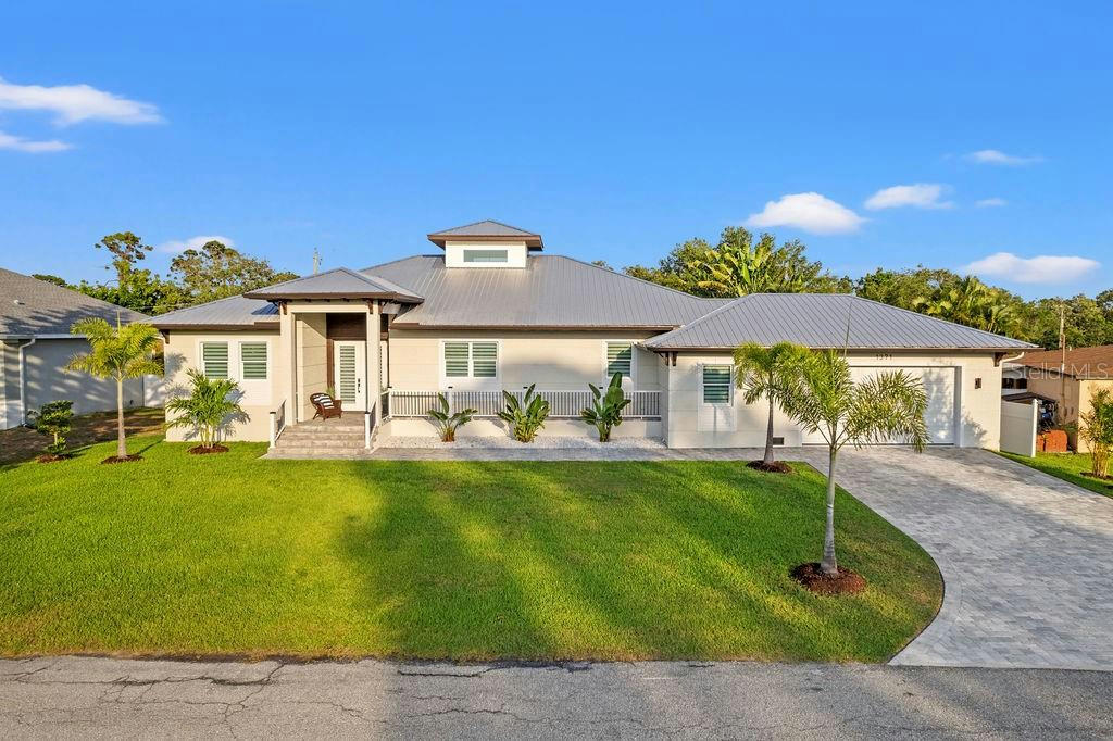 1371 CUMBERLAND RD, VENICE, FL 34293, photo 1 of 63