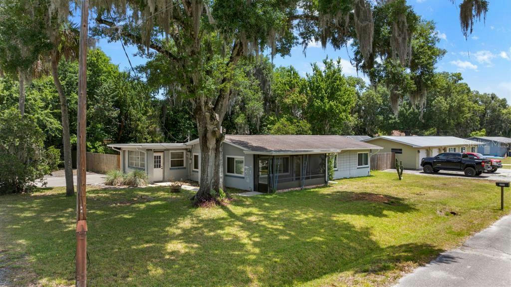 300 S STONE ST, BUNNELL, FL 32110, photo 1 of 31