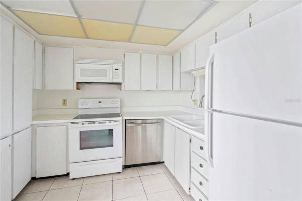 2621 COVE CAY DR UNIT 403, CLEARWATER, FL 33760, photo 4 of 39