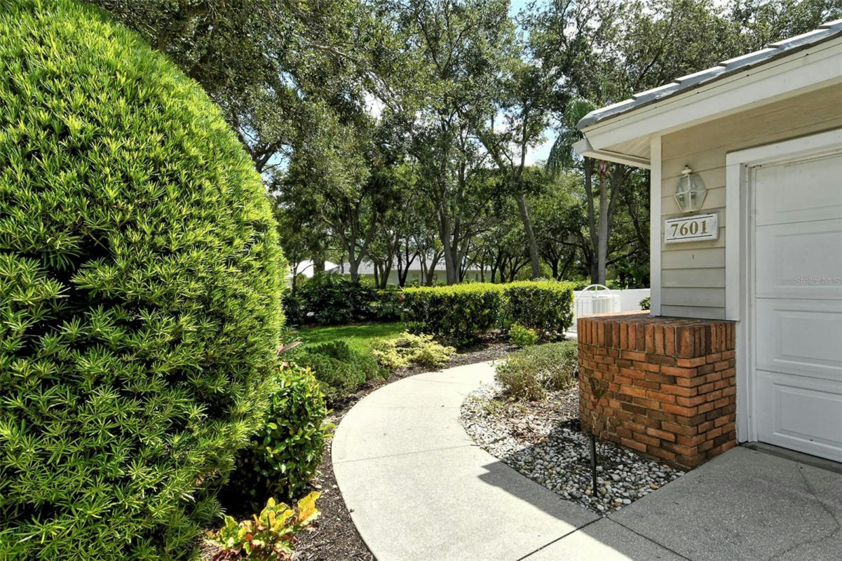 7601 WHITEBRIDGE GLN, UNIVERSITY PARK, FL 34201, photo 1 of 97